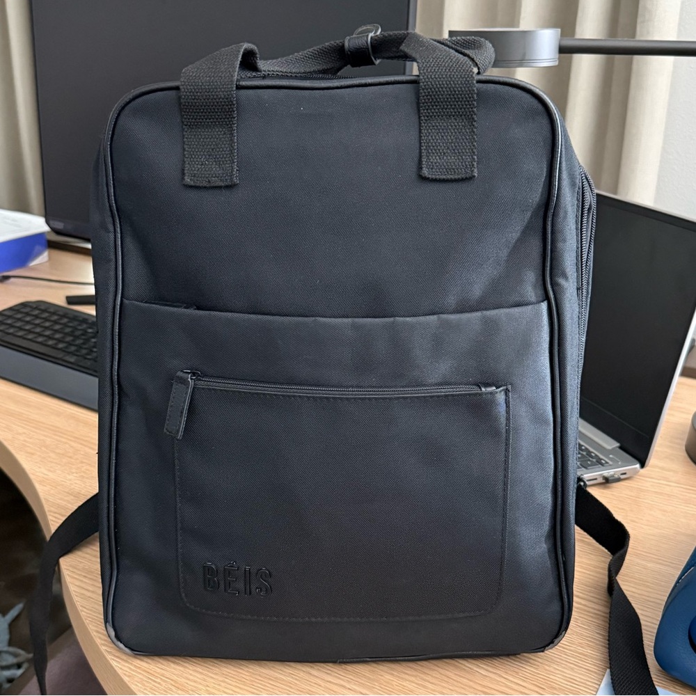 BEIS The Expandable Backpack in BLACK